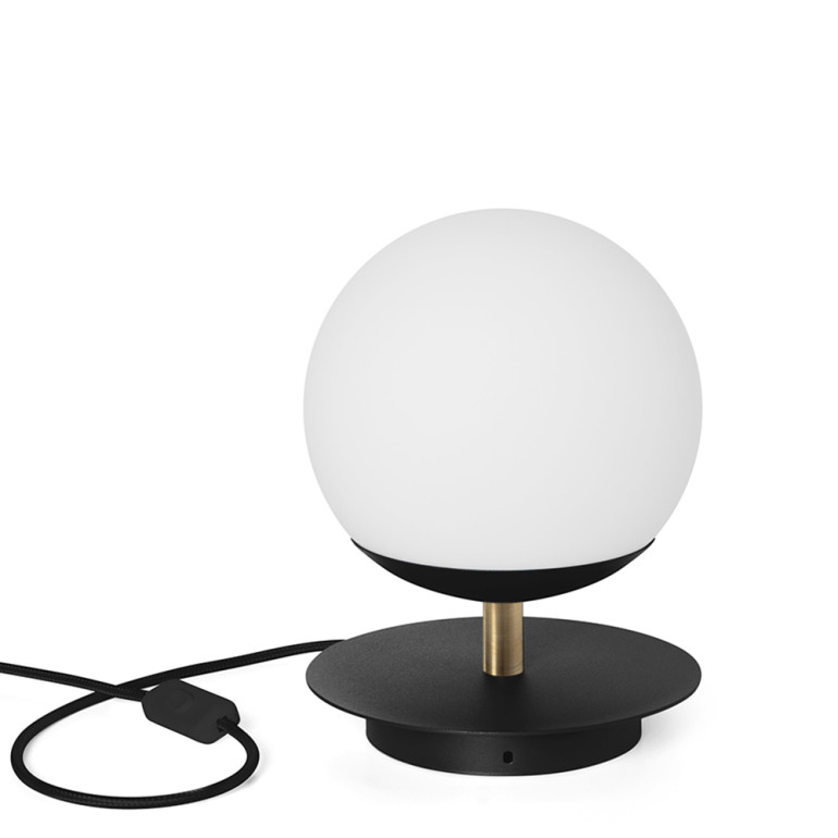 PLAAT ST schwarze Tischleuchte mit Messing